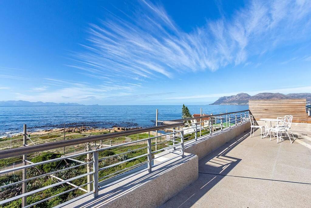 Harbour Facing Penthouse Apartment
