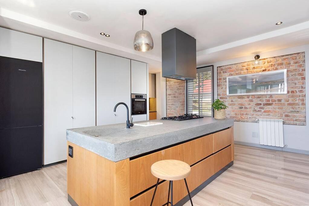 Apartment Harbour Facing Penthouse